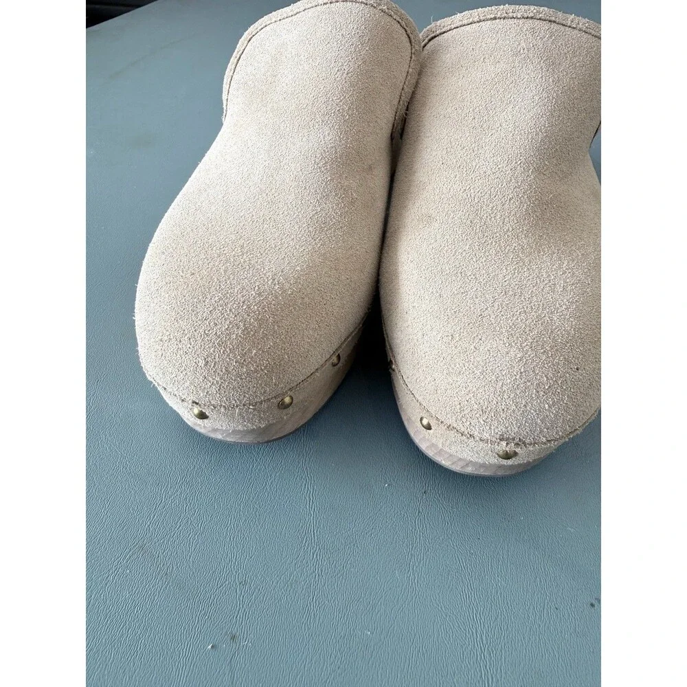 198. J. Crew Beige Leather Slip On Clogs‎ Shoes AQ674 Size 6.5 Brand New